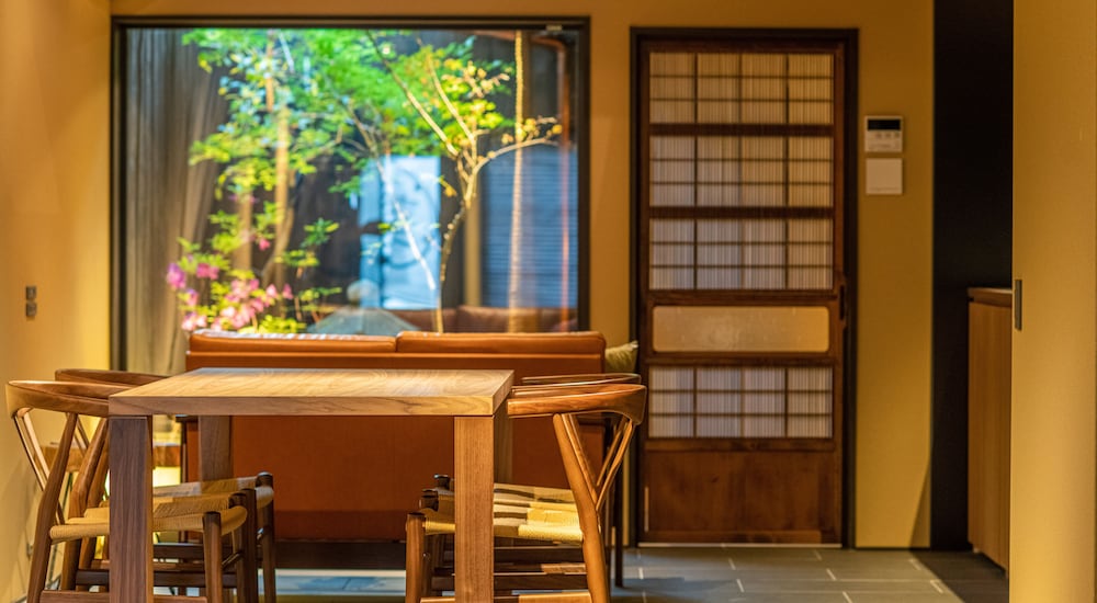 京都一棟貸し町屋旅館「華・梅溪居」 京都