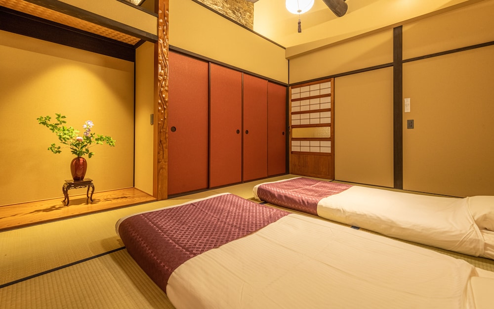 京都一棟貸し町屋旅館「華・梅溪居」 京都