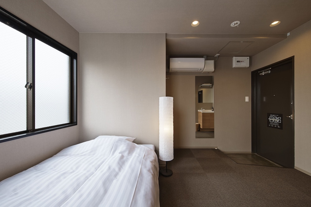 KAEDE GUESTHOUSE 京都