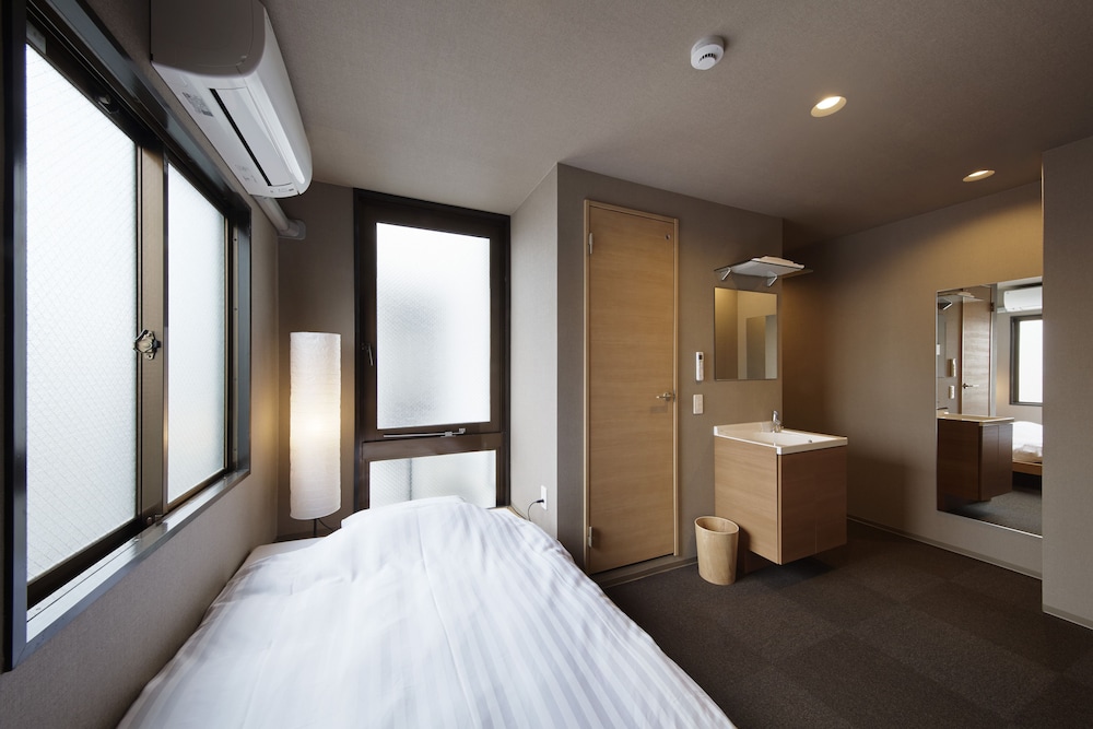 KAEDE GUESTHOUSE 京都