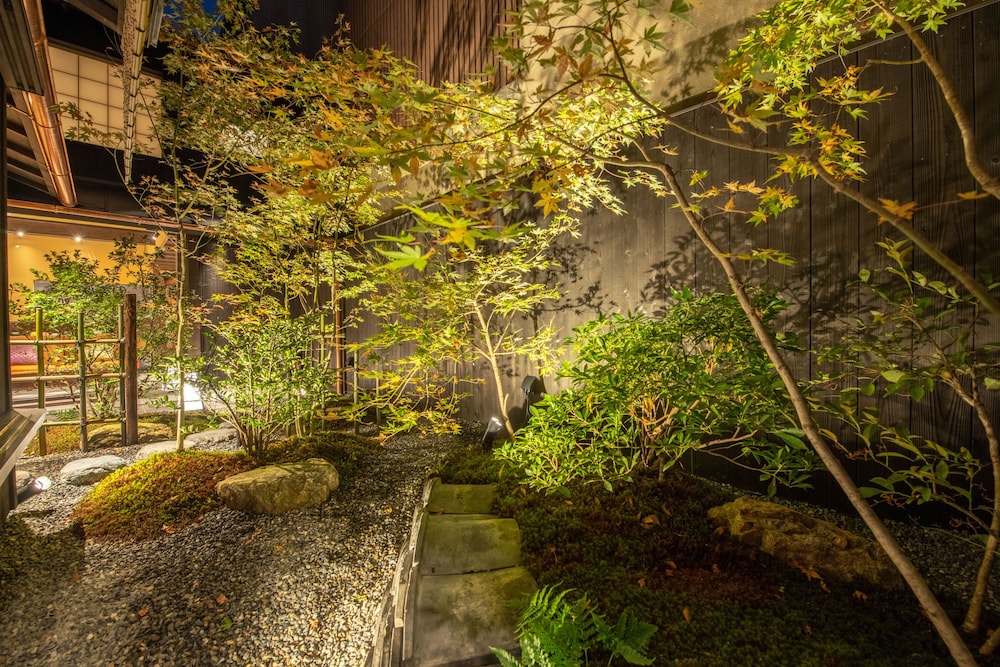 京都一棟貸し町屋旅館「華・吉祥居」 京都