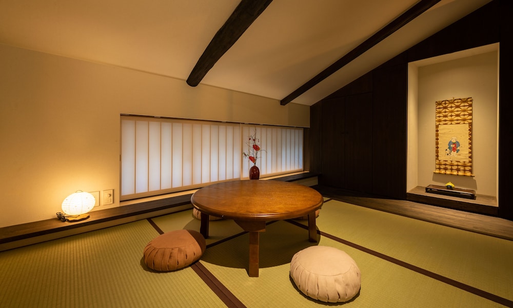 京都一棟貸し町屋旅館「華・吉祥居」 京都