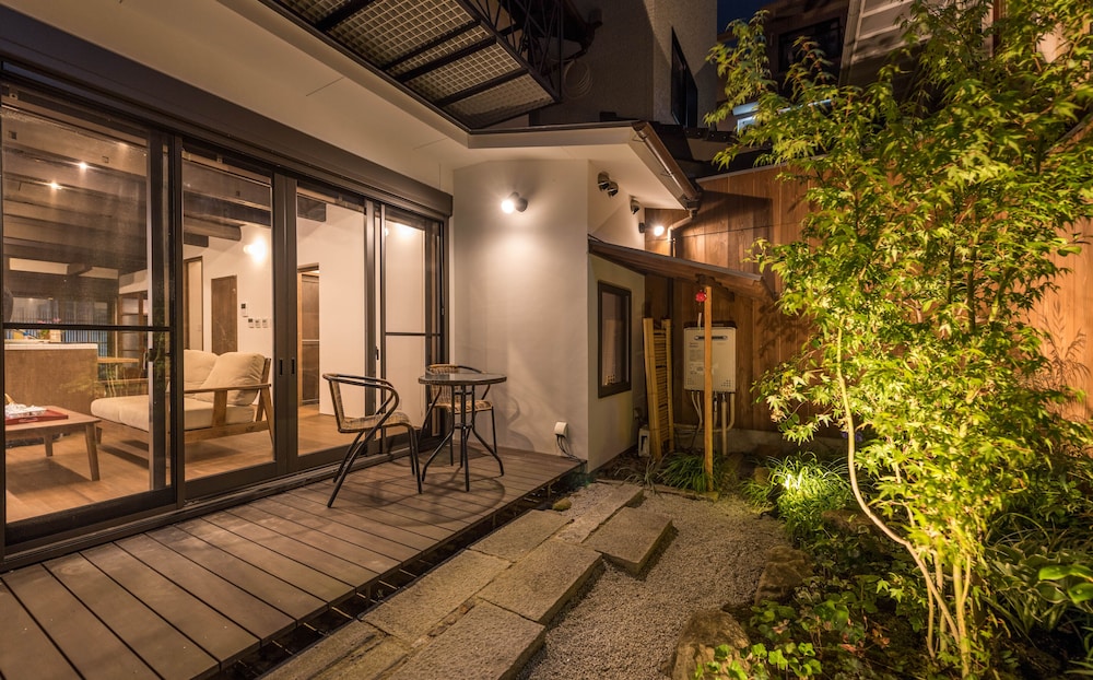京都一棟貸し町屋旅館「華・默然居」 京都