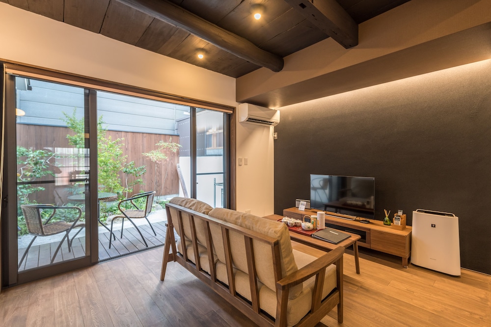 京都一棟貸し町屋旅館「華・默然居」 京都