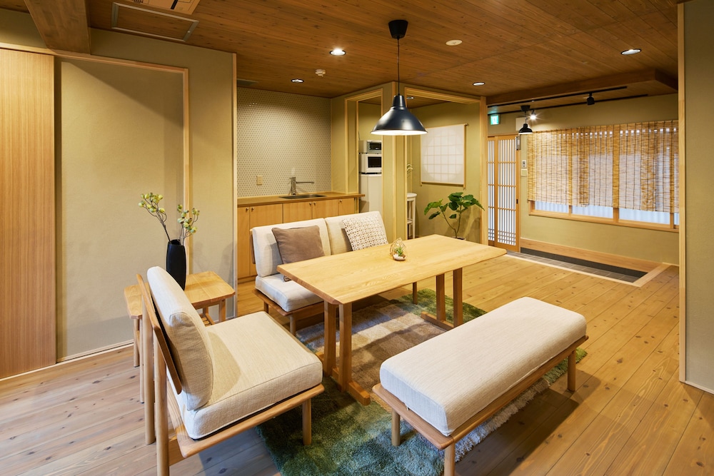 HANARE KYOTO 隠 京都