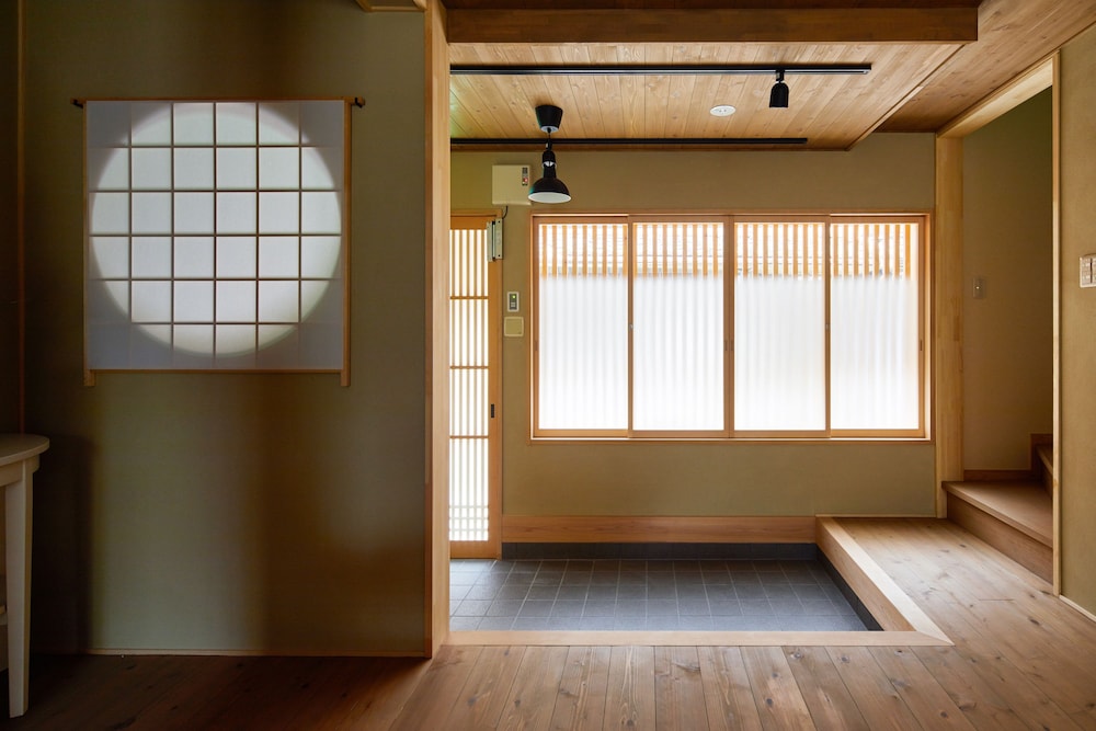 HANARE KYOTO 隠 京都