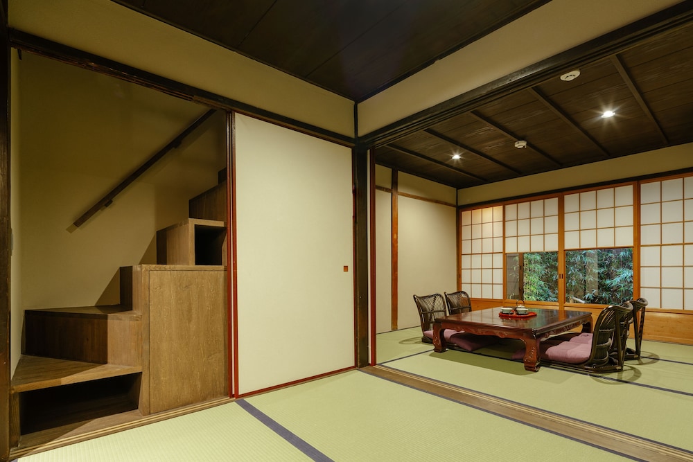 京都一棟貸し町屋旅館「華・竹林京舍」 京都