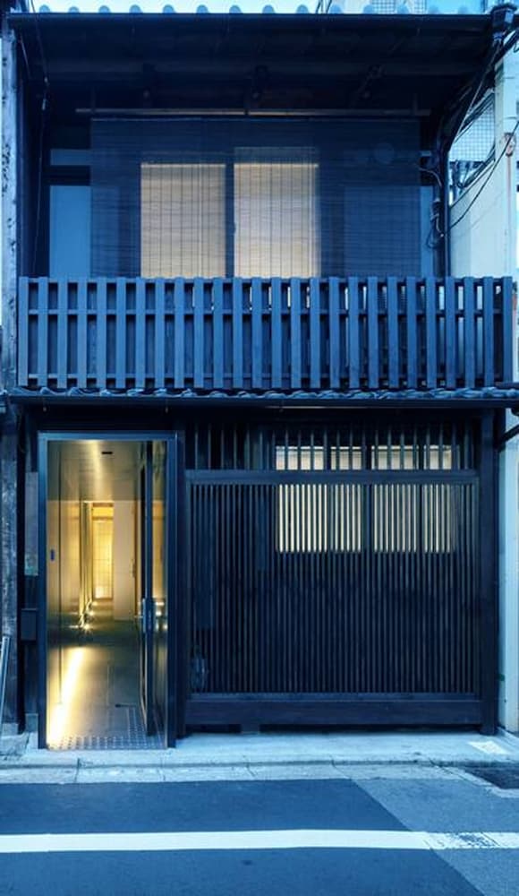 RESIDENCE JO 15 KARASUMA SHIJYO 京都