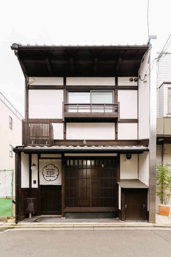 京都一棟貸し町屋旅館「華・洛嵐居」 京都