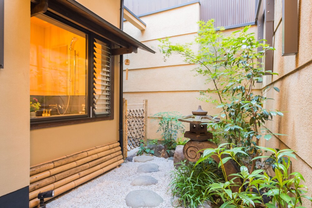 京都一棟貸し町屋旅館「華・洛嵐居」 京都