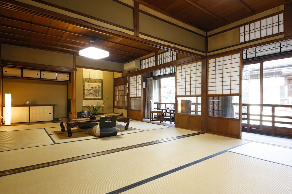 旅館 三賀 京都