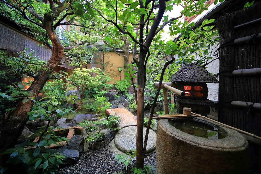 旅館 三賀 京都