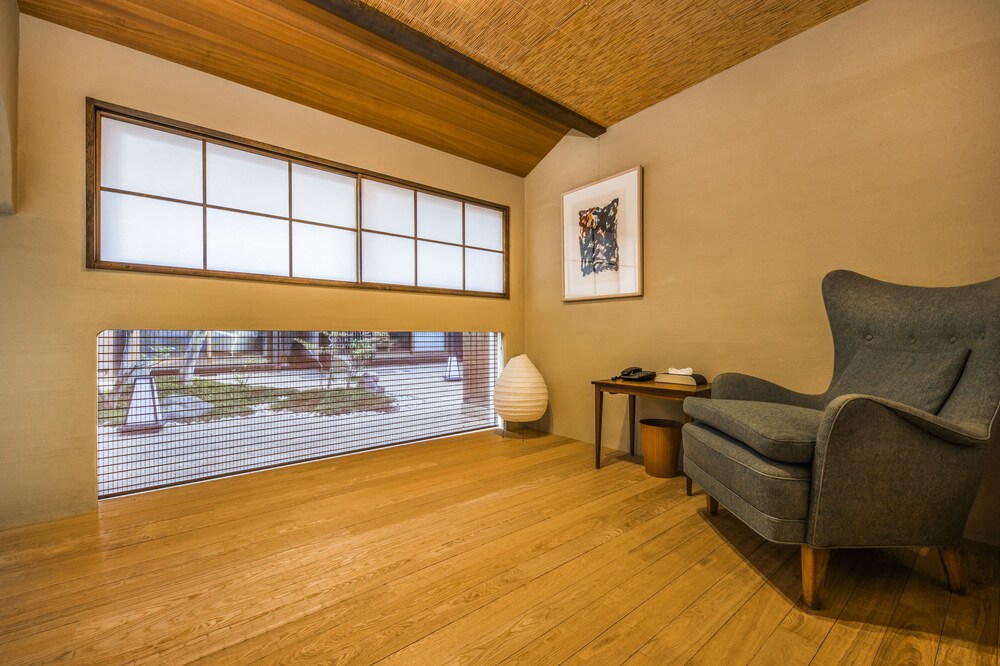 シキヴィラズ 1891 - 蛹 京都