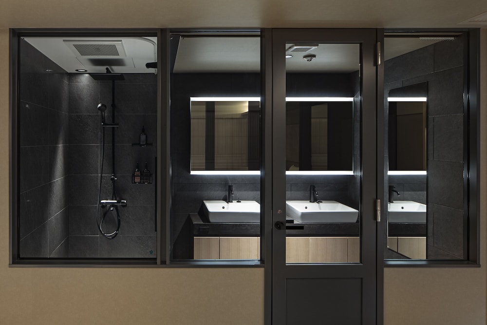 HOTEL TOU NISHINOTOIN KYOTO 京都