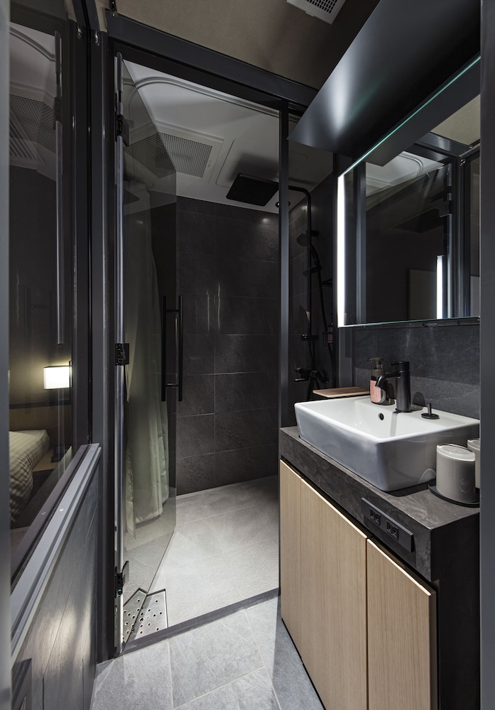 HOTEL TOU NISHINOTOIN KYOTO 京都