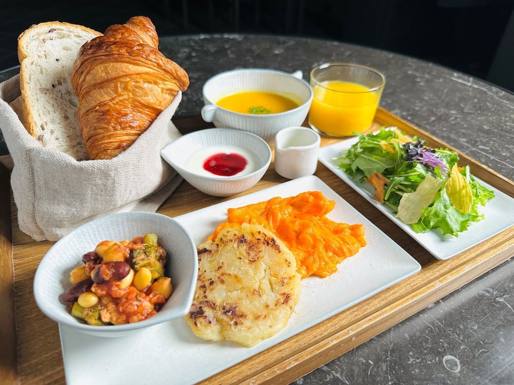 HOTEL TOU NISHINOTOIN KYOTO 京都