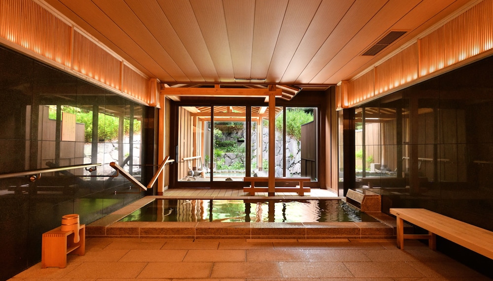 湯の花温泉　京YUNOHANA RESORT 翠泉 京都