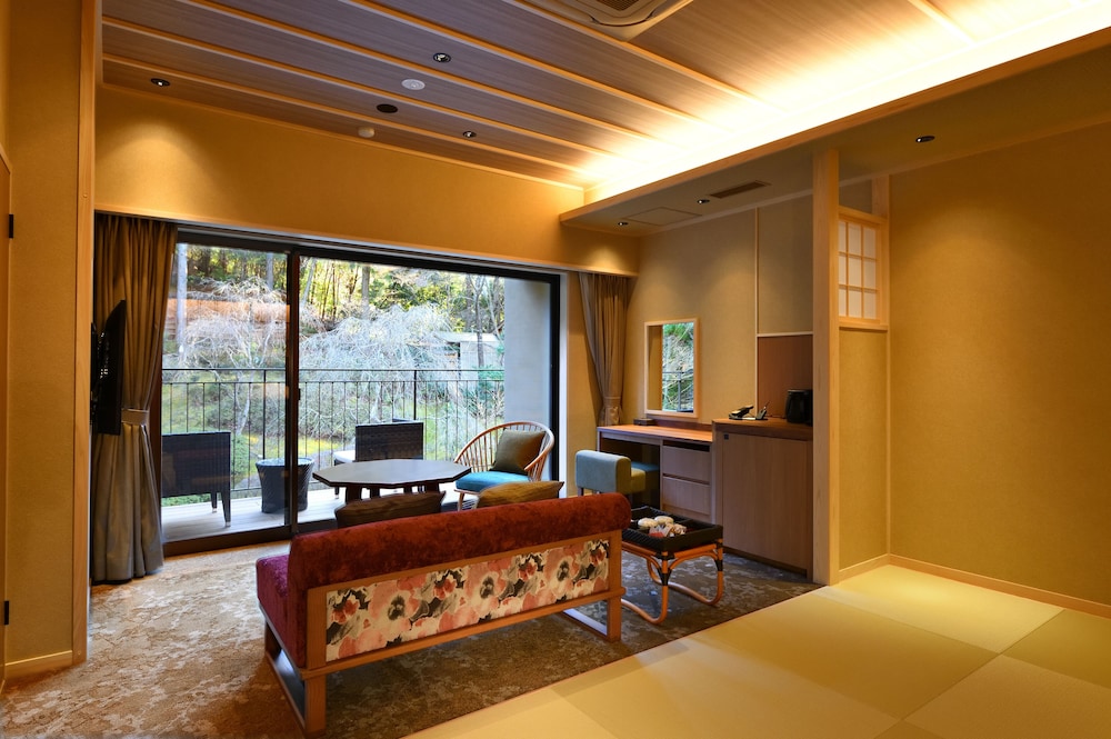 湯の花温泉　京YUNOHANA RESORT 翠泉 京都