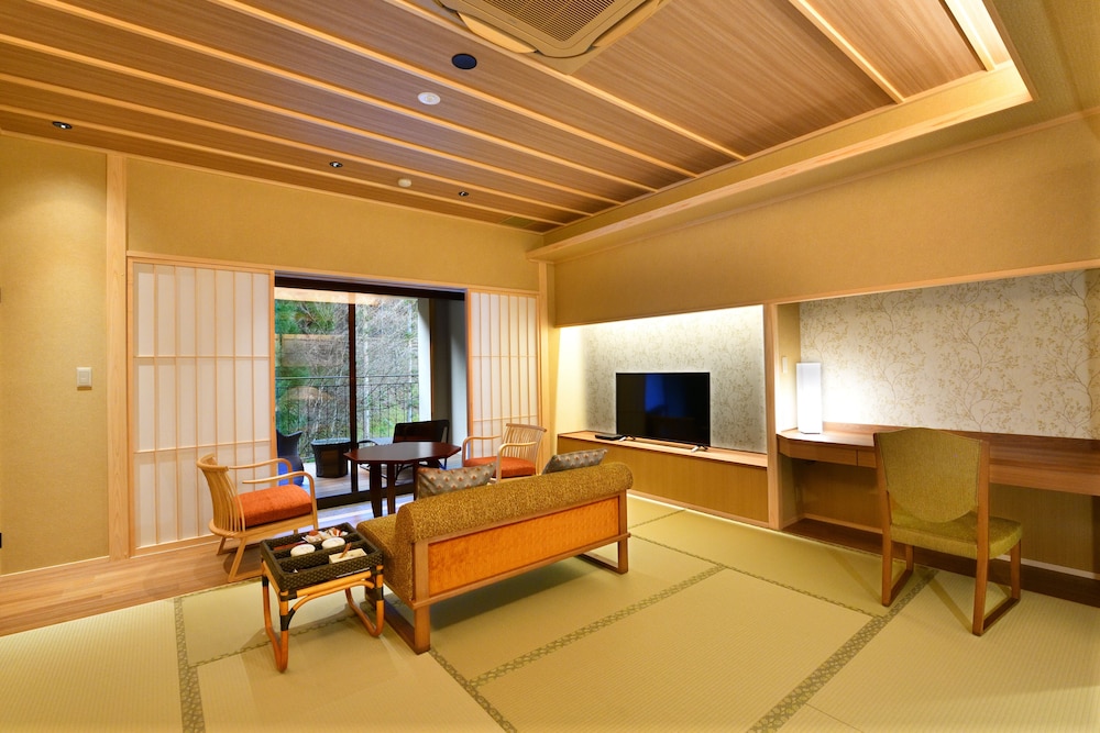 湯の花温泉　京YUNOHANA RESORT 翠泉 京都