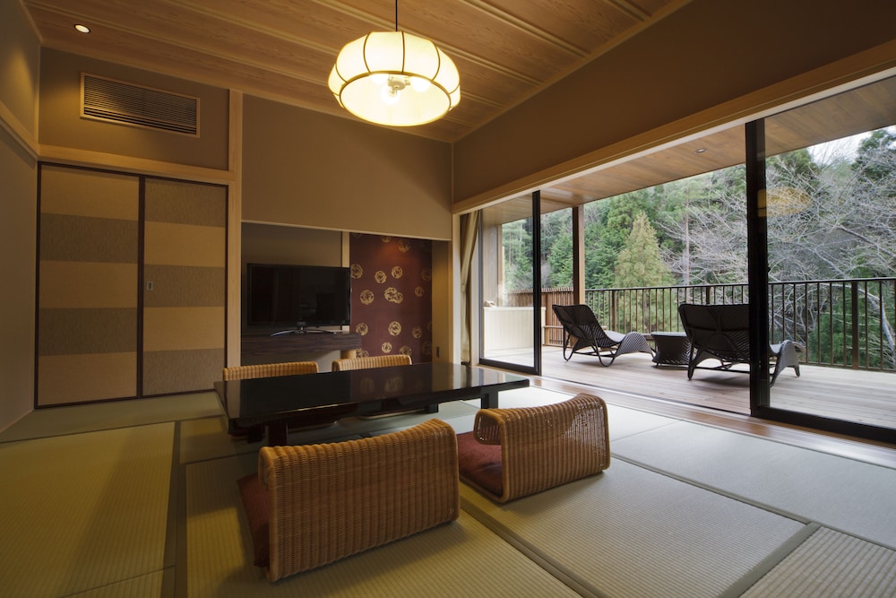 湯の花温泉　京YUNOHANA RESORT 翠泉 京都