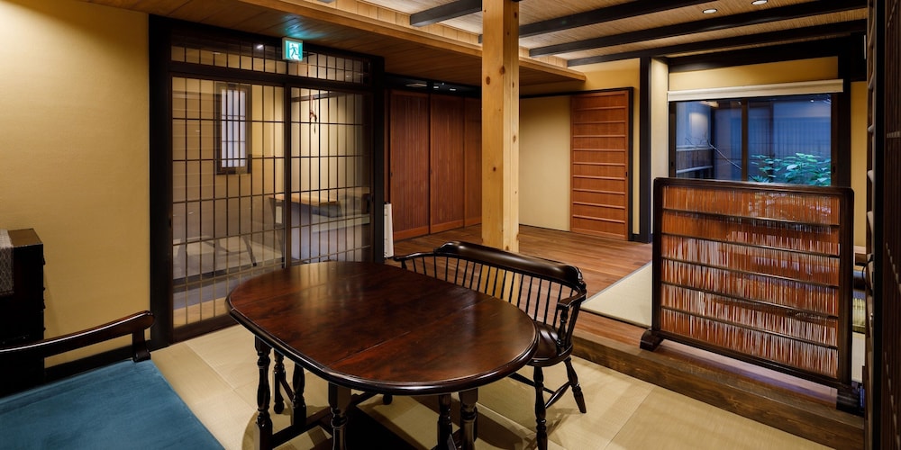 TSUMUGI NISHINOTOINHANAYACHO 京都
