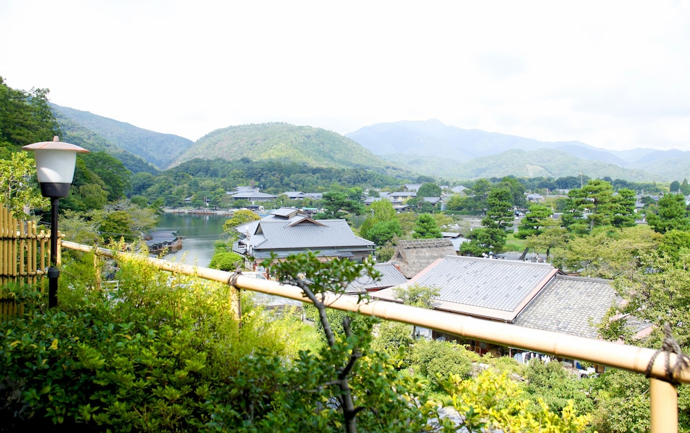 京都 嵐山温泉 渡月亭 京都