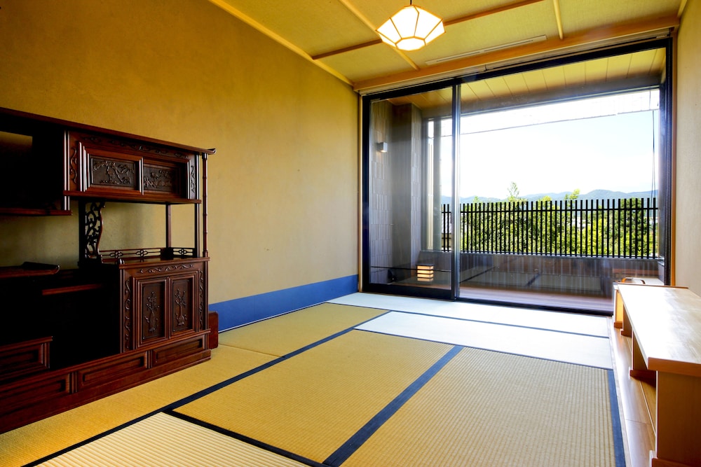 京都 嵐山温泉 渡月亭 京都