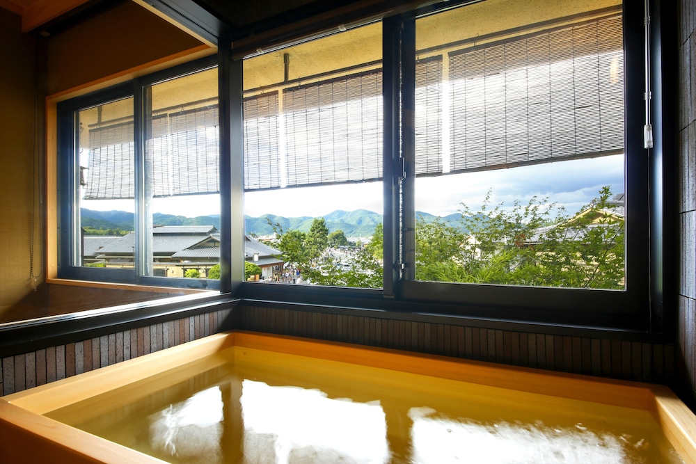 京都 嵐山温泉 渡月亭 京都