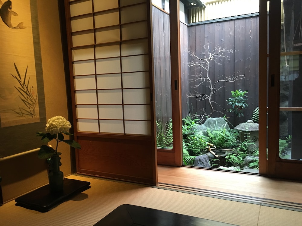 ゲストハウス 町家「つばら」五条坂 京都