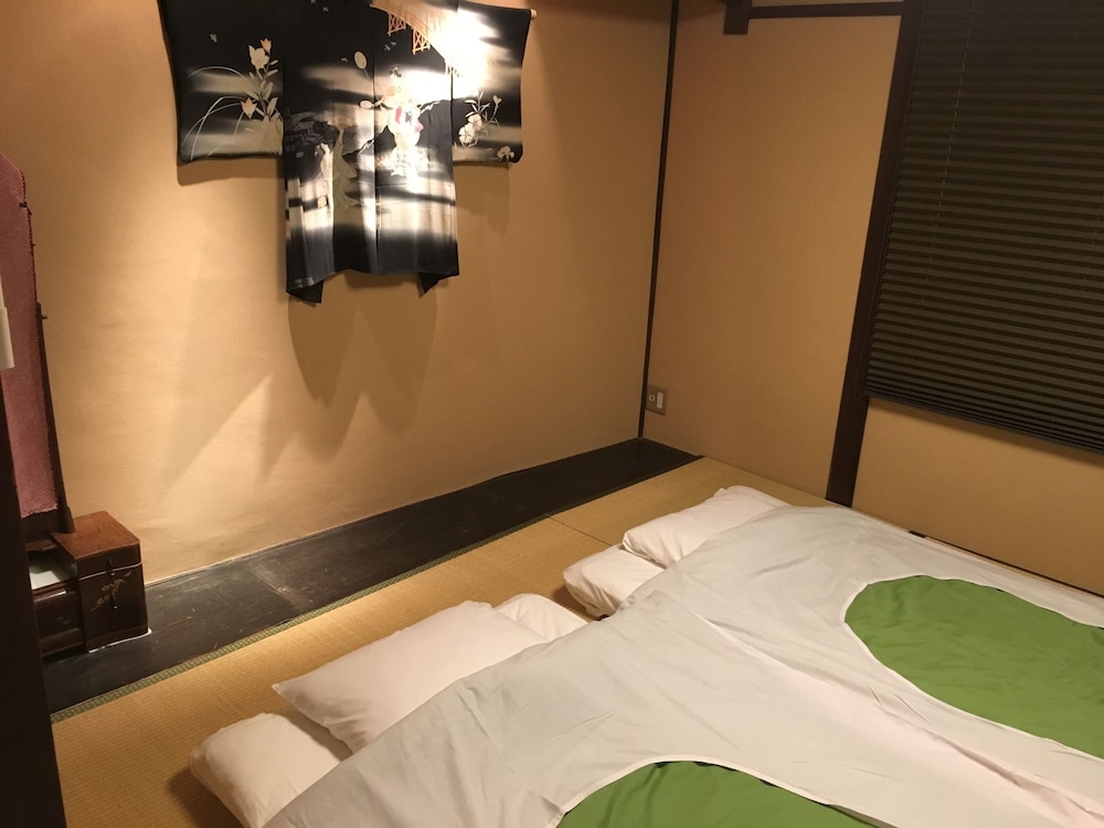 ゲストハウス 町家「つばら」五条坂 京都