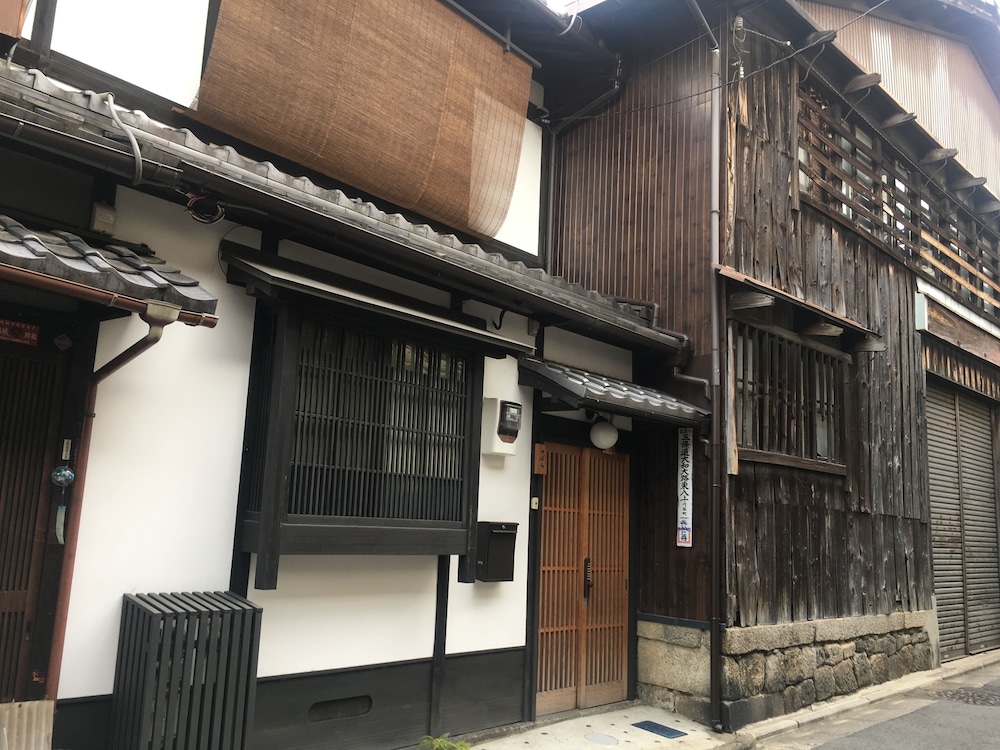 ゲストハウス 町家「つばら」五条坂 京都