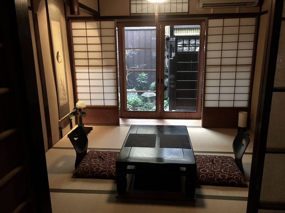 ゲストハウス 町家「つばら」五条坂 京都