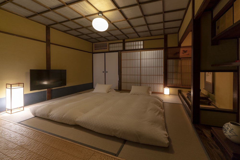 THE MACHIYA KAMIUMEYA 京都