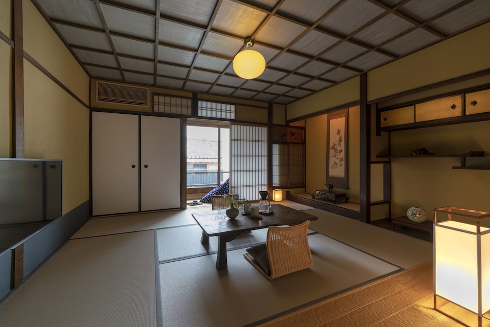 THE MACHIYA KAMIUMEYA 京都