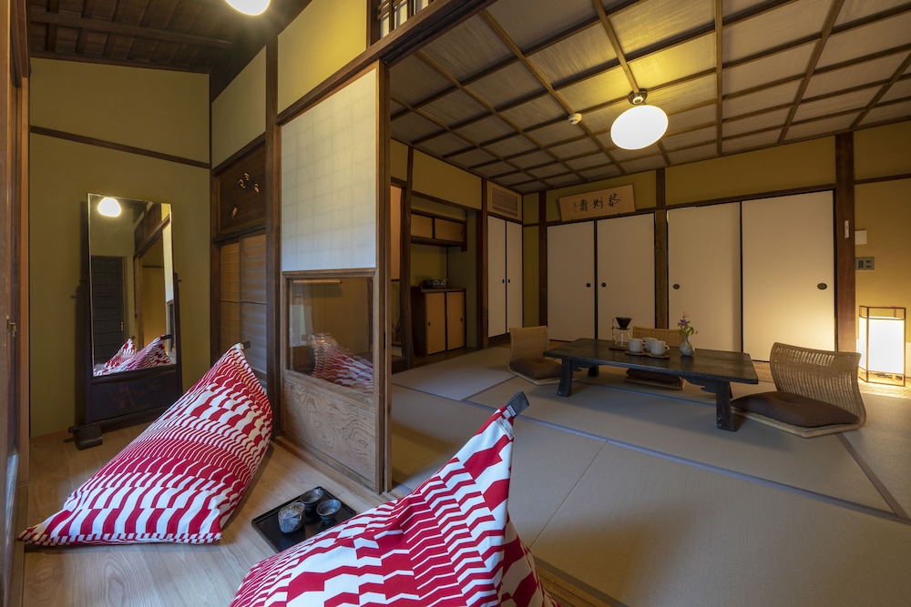 THE MACHIYA KAMIUMEYA 京都