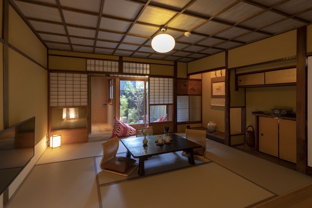 THE MACHIYA KAMIUMEYA 京都