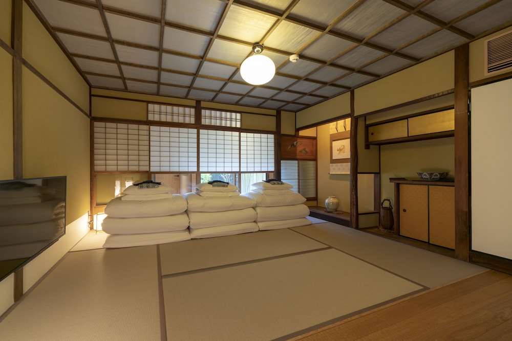 THE MACHIYA KAMIUMEYA 京都