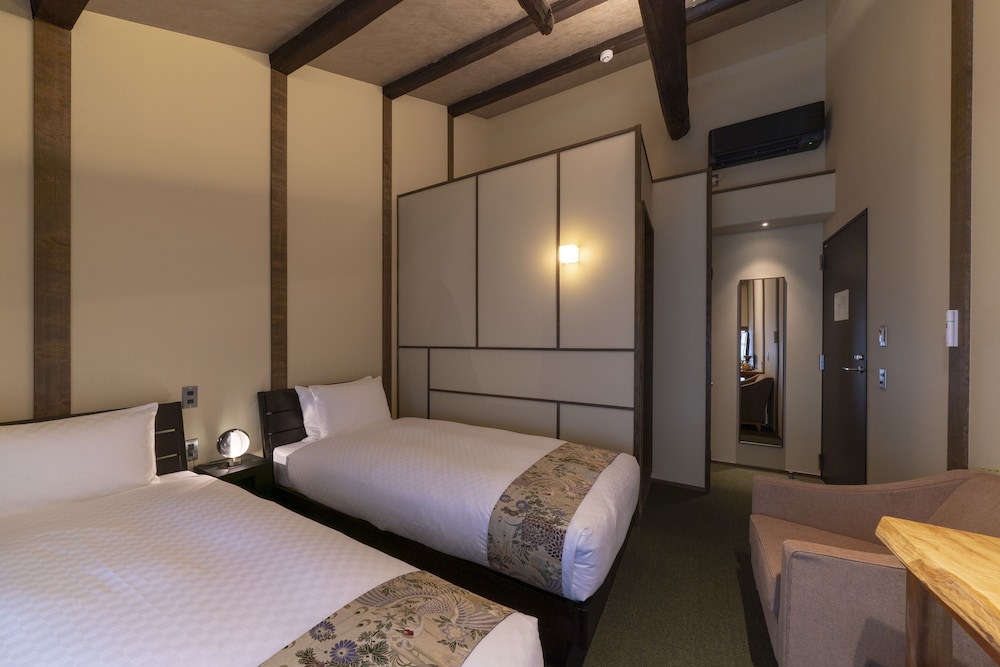 THE MACHIYA KAMIUMEYA 京都