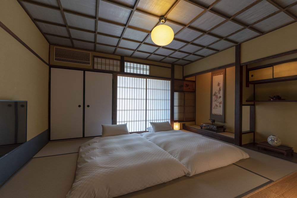 THE MACHIYA KAMIUMEYA 京都