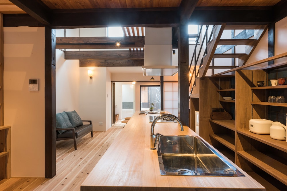 CYMBIDIUM HOUSE KYOTO 京都