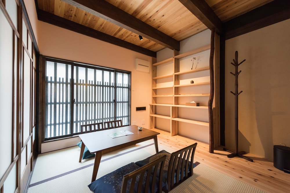 CYMBIDIUM HOUSE KYOTO 京都