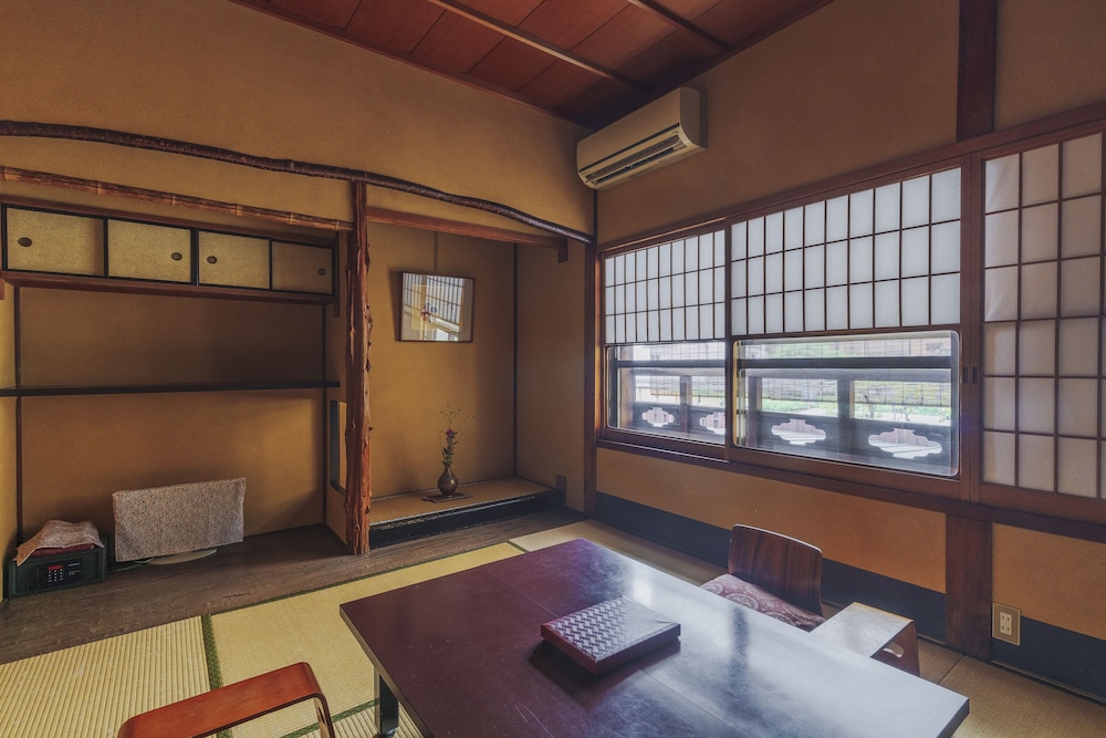 旅館元奈古 京都