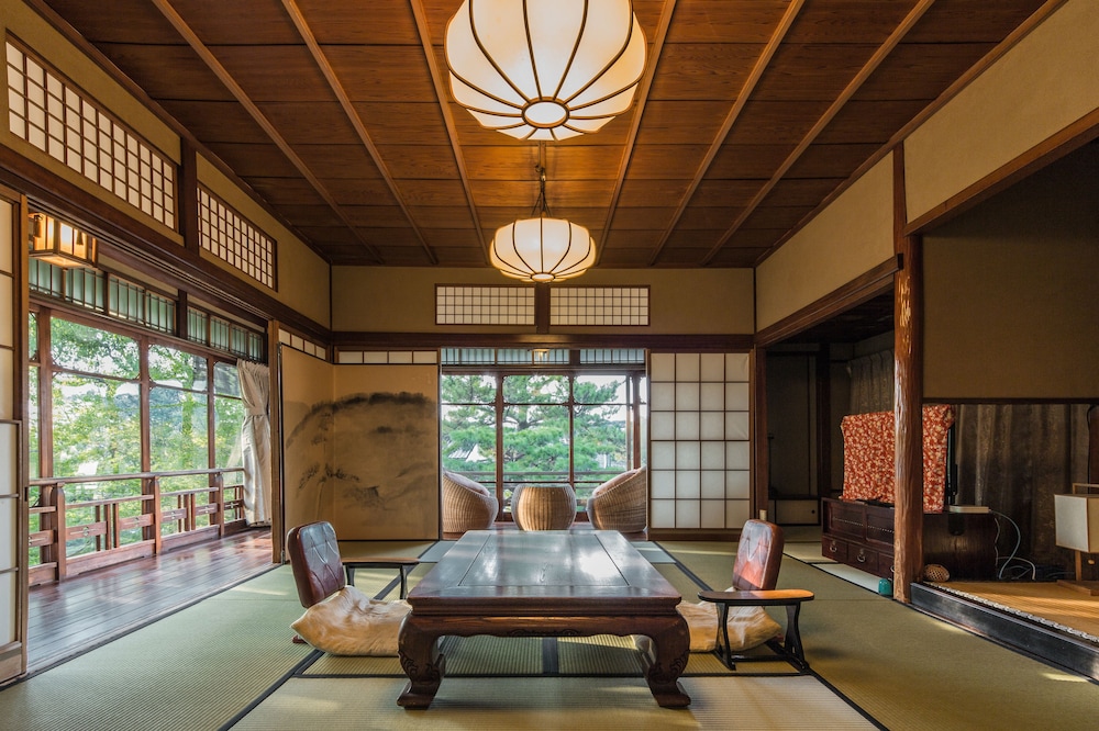 京都 南禅寺 八千代 (1915 年創業) 京都