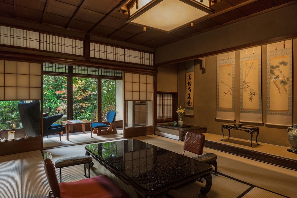 京都 南禅寺 八千代 (1915 年創業) 京都