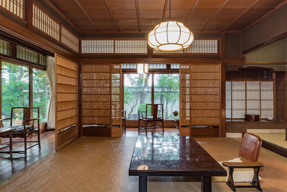 京都 南禅寺 八千代 (1915 年創業) 京都