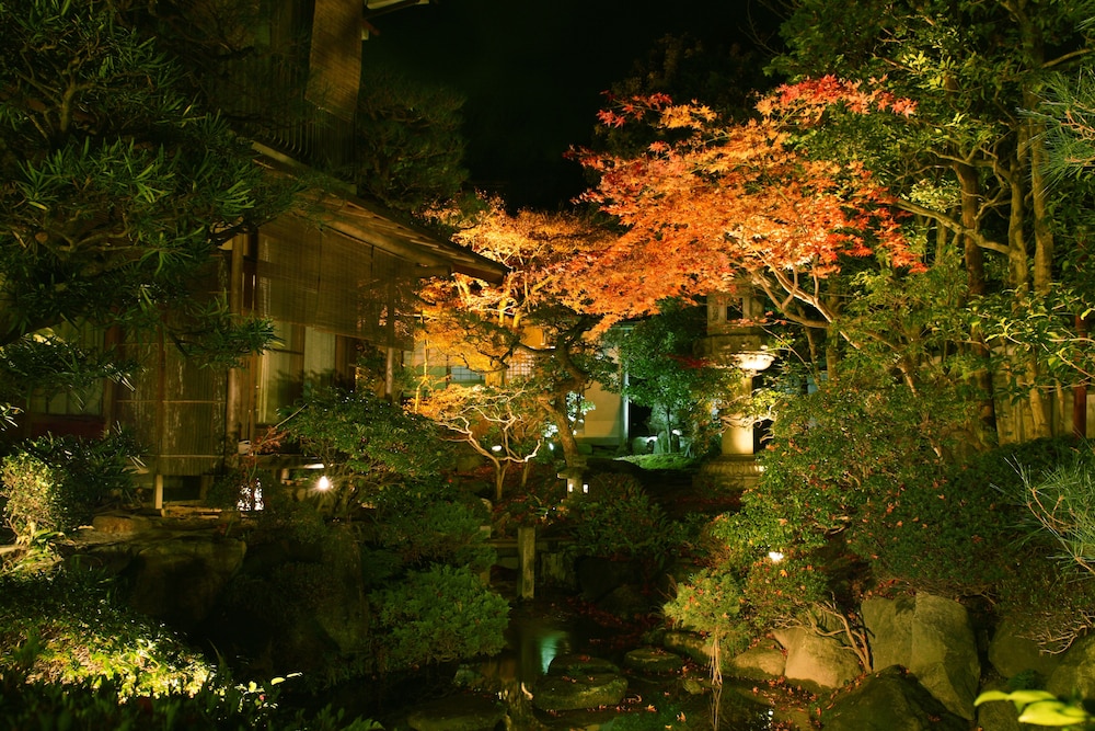 京都 南禅寺 八千代 (1915 年創業) 京都