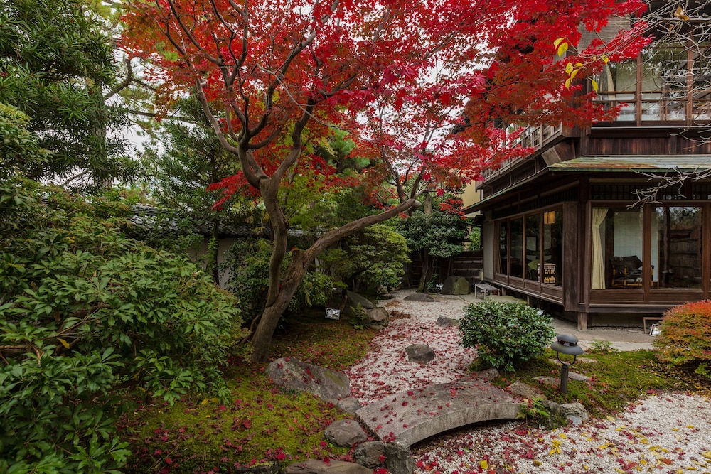 京都 南禅寺 八千代 (1915 年創業) 京都