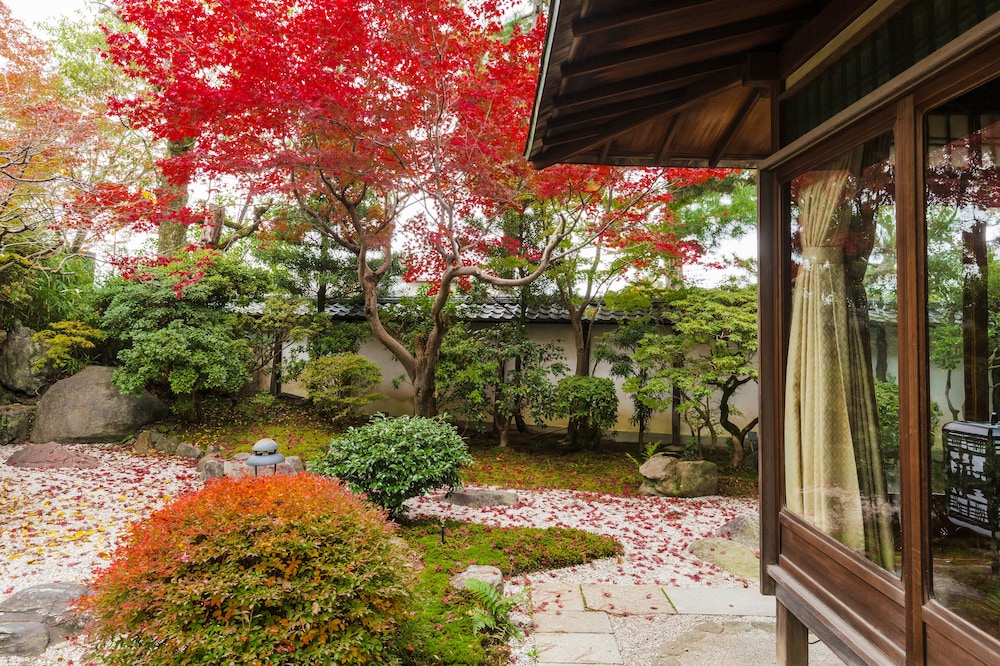 京都 南禅寺 八千代 (1915 年創業) 京都