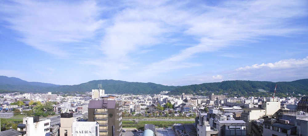 ザ・ビー 京都三条 京都