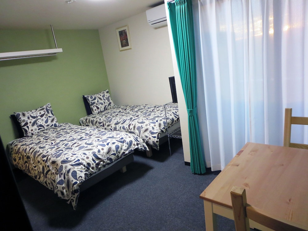 KYOTO YOKO & AKIRA GUESTHOUSE 京都